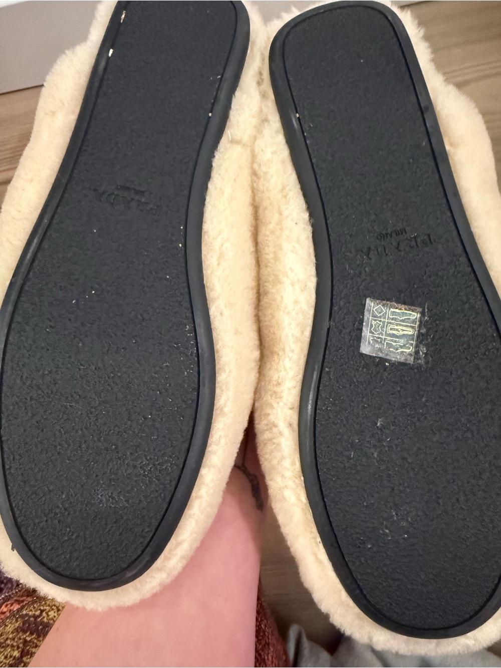 Authentic Prada Cream Shearling Slide Slippers with Metal Triangle Logo - Picture 4 of 4